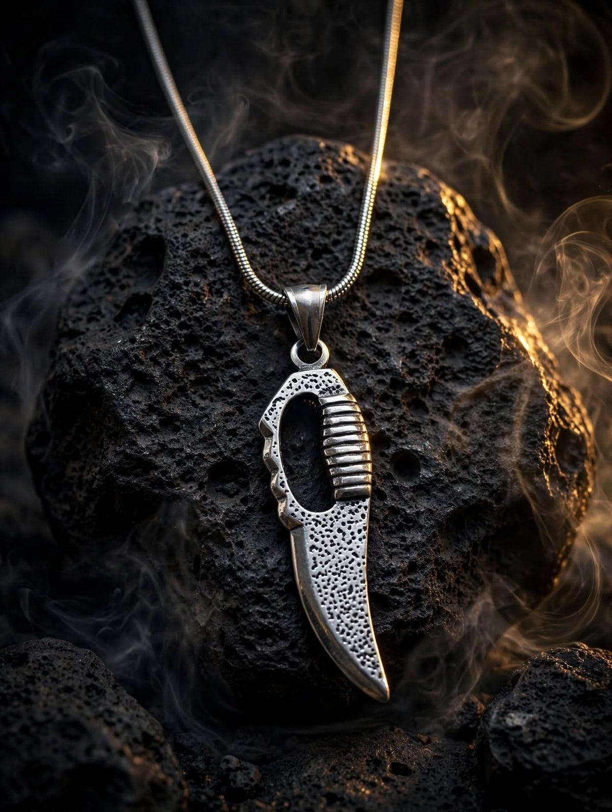 Fang Chain